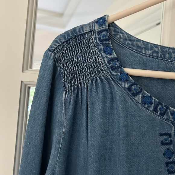 NWOT Southern Tide Chambray Denim Blue Peasant Blouse - Large - Picture 5 of 12